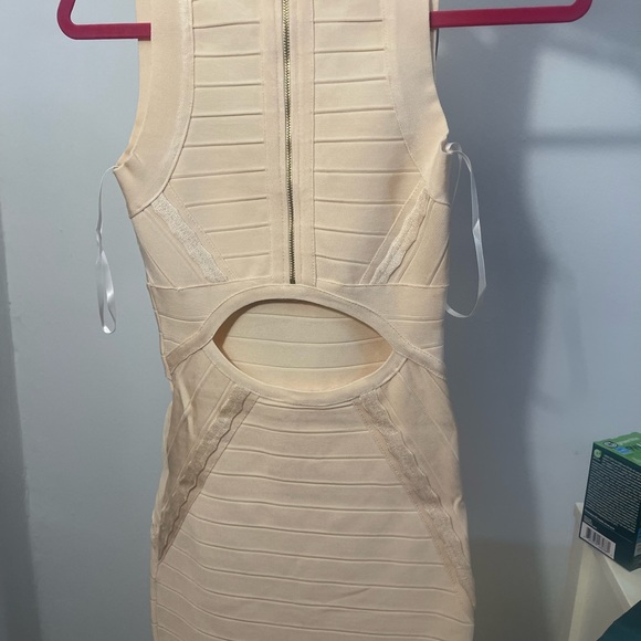 New authentic BEBE DRESS - Picture 3 of 3